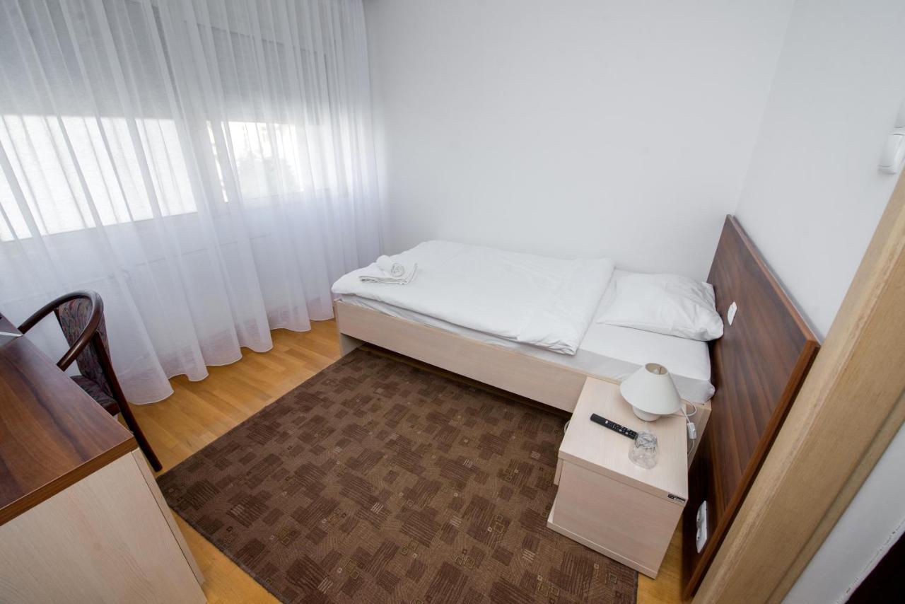 Hotel Central Bjelovar Exterior foto